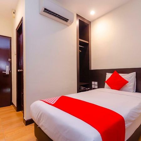 Wf Hotel Johor Bahru Esterno foto