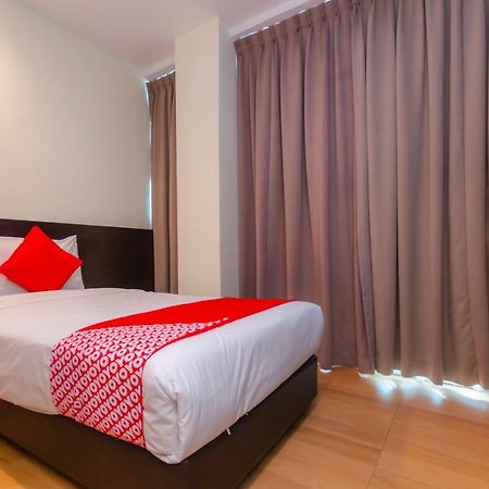 Wf Hotel Johor Bahru Esterno foto