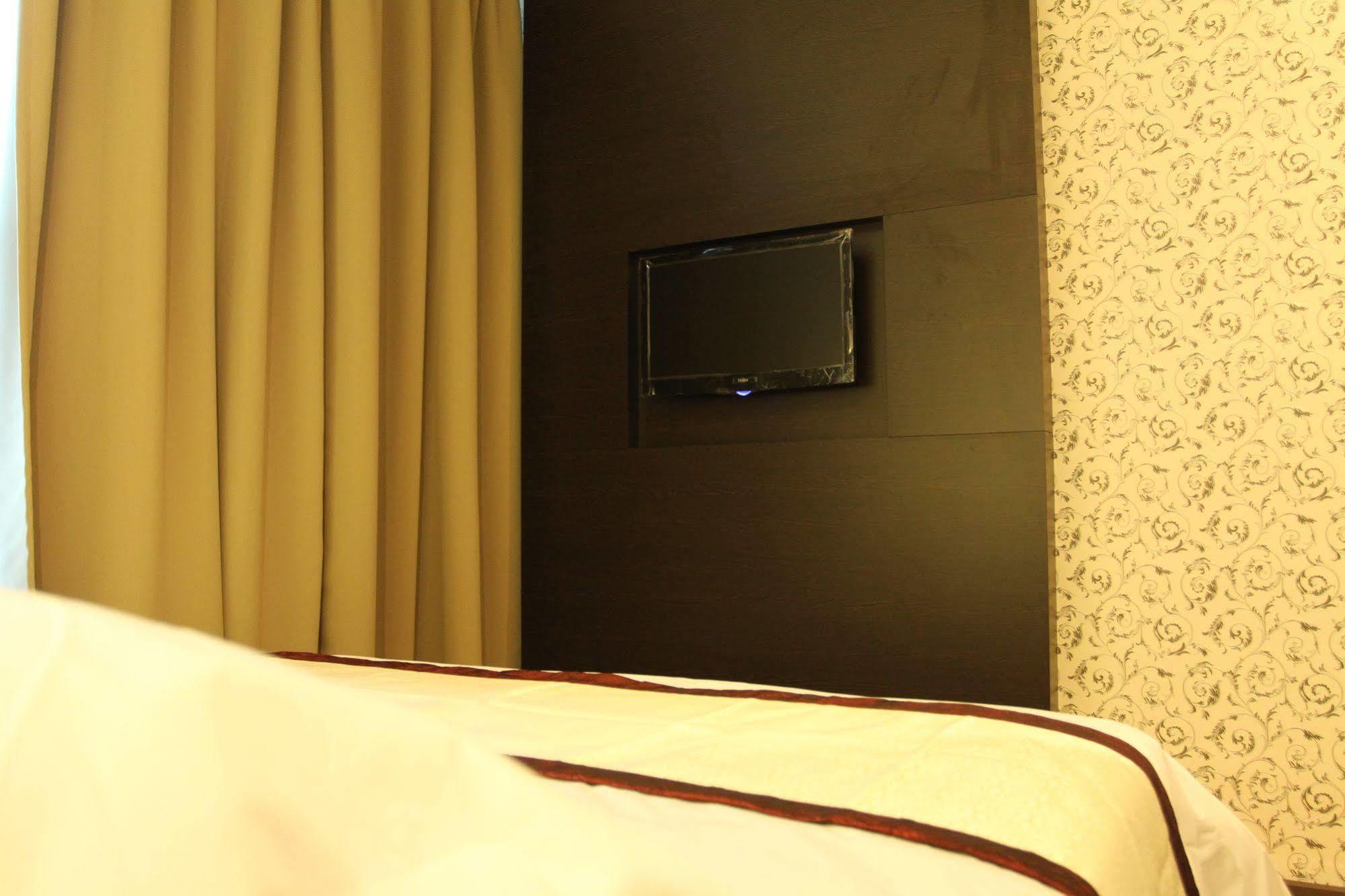 Wf Hotel Johor Bahru Esterno foto